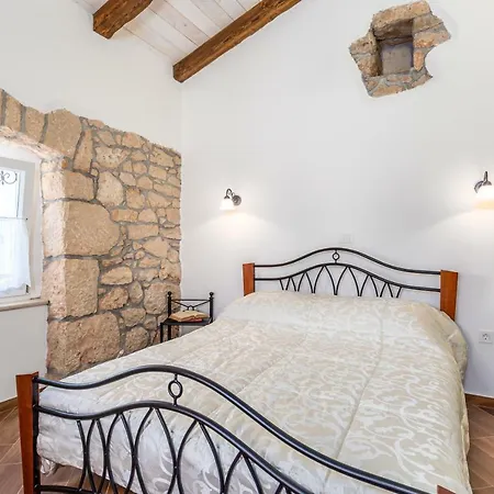 Chiara Pool & Sea View Villa Brsec