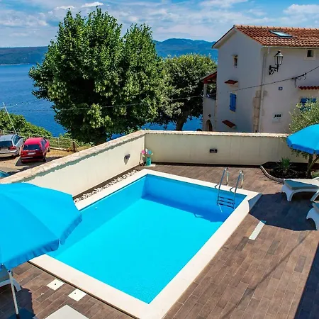 Chiara Pool & Sea View Villa Brseč